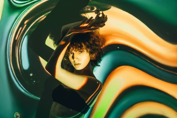 Comment organiser une série de projections sur les films de la contre-culture américaine ?